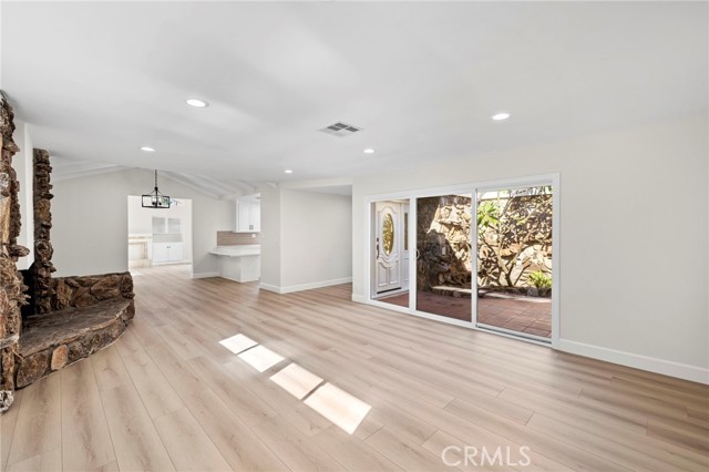9351 Leilani Dr, Huntington Beach CA: https://media.crmls.org/medias/925790a7-9d89-4a55-bb18-0950ae574064.jpg