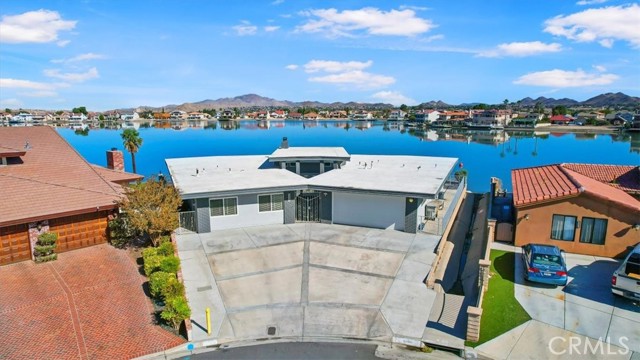 18099 Mariner Drive, Victorville CA: https://media.crmls.org/medias/925799dc-d57e-49f6-b3b0-b4b812b3c76c.jpg