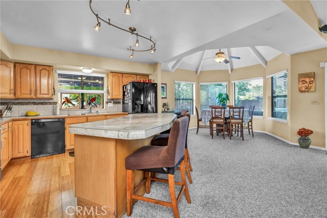 19666 Mountain S, Hidden Valley Lake CA: https://media.crmls.org/medias/92587258-d772-4391-bce8-516a5c226bb1.jpg