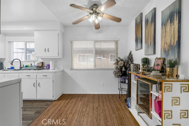 6640 Darby Avenue, Reseda CA: https://media.crmls.org/medias/92591169-60f2-40c6-8b6c-14eafb5f9ed9.jpg