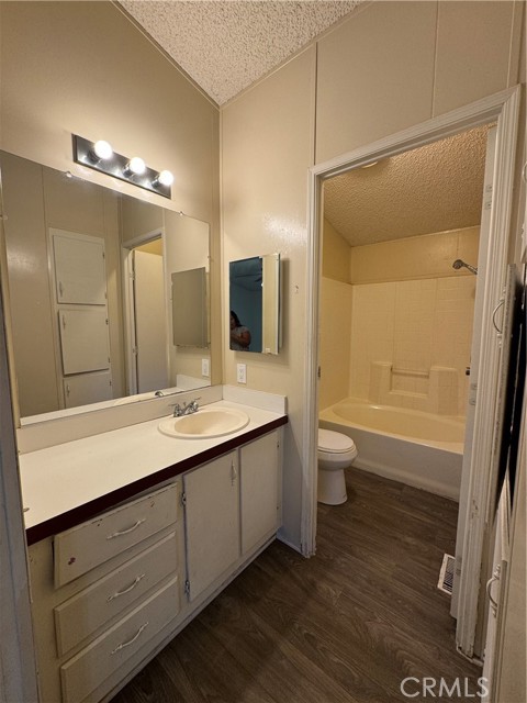 Detail Gallery Image 7 of 19 For 1855 Riverside Dr #128,  Ontario,  CA 91761 - 3 Beds | 2 Baths