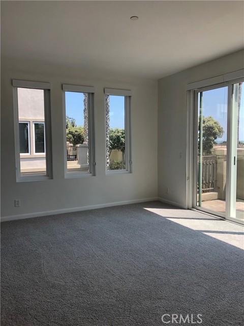 Detail Gallery Image 9 of 53 For 6267 Surfpoint Cir, Huntington Beach,  CA 92648 - 3 Beds | 2/1 Baths