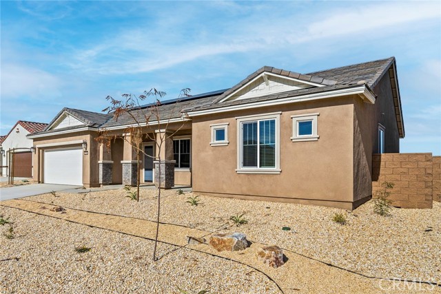 Detail Gallery Image 2 of 19 For 12302 Ranchito Way, Victorville,  CA 92392 - 4 Beds | 2 Baths
