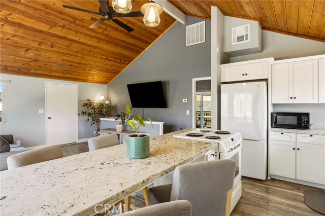 Detail Gallery Image 8 of 46 For 1948 Willowbrook, Paso Robles,  CA 93446 - 4 Beds | 2 Baths