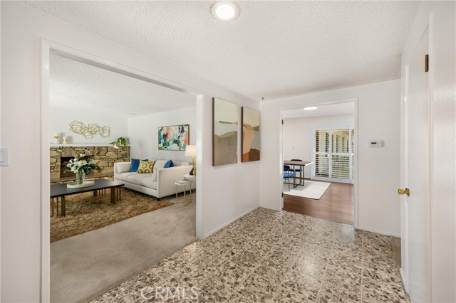 1753 N Albright Avenue, Upland CA: https://media.crmls.org/medias/925a6819-5df7-4f69-8754-cface65fdbfa.jpg
