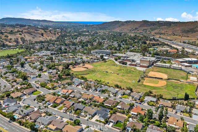 26492 Jacinto Drive, Mission Viejo CA: https://media.crmls.org/medias/925c31e4-8a4a-4af0-84da-38b220b98b88.jpg