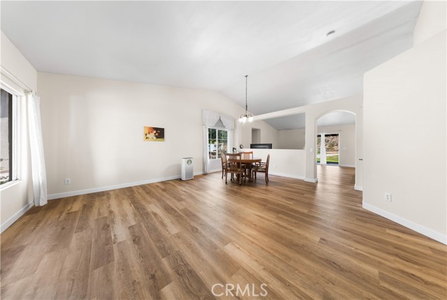Detail Gallery Image 8 of 36 For 10945 Trenmar Ln, Bloomington,  CA 92316 - 5 Beds | 2 Baths