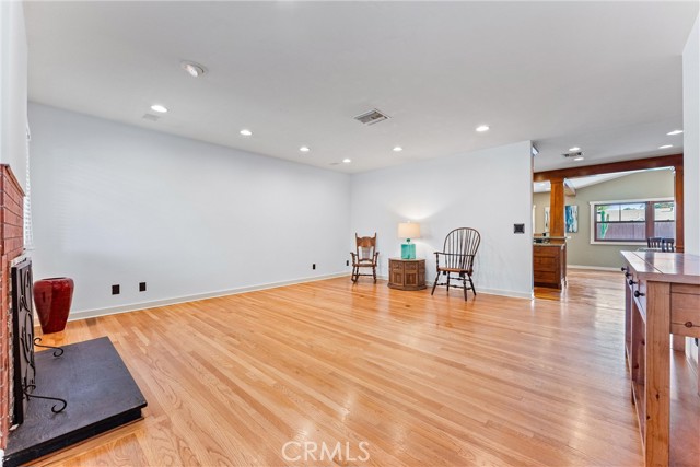 1944 W Lullaby Lane, Anaheim CA: https://media.crmls.org/medias/925d9191-d251-46ee-a7b0-23e6aefafe33.jpg