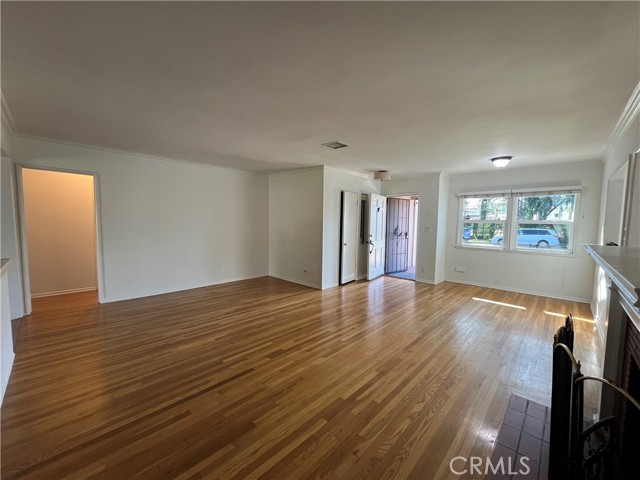 Detail Gallery Image 3 of 15 For 13627 Huston St, Sherman Oaks,  CA 91423 - 3 Beds | 2 Baths