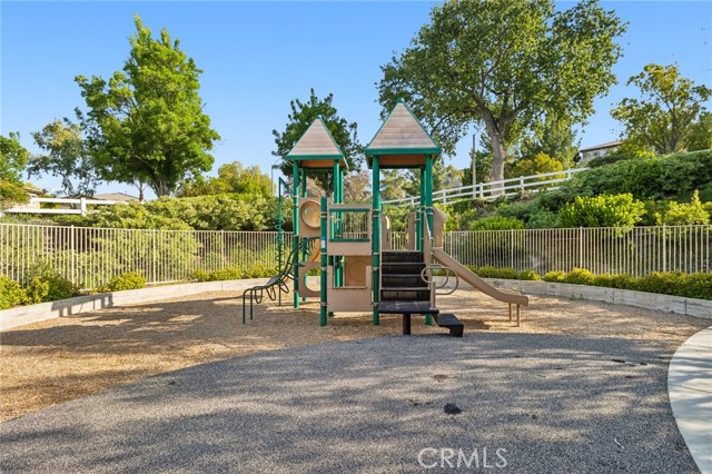 Detail Gallery Image 35 of 37 For 24658 Montevista Cir, Valencia,  CA 91354 - 3 Beds | 2/1 Baths