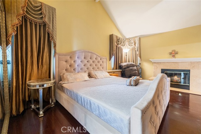 2445 N Santiago Boulevard, Orange CA: https://media.crmls.org/medias/925e9fa9-4a75-4225-a1be-f54d1a603665.jpg