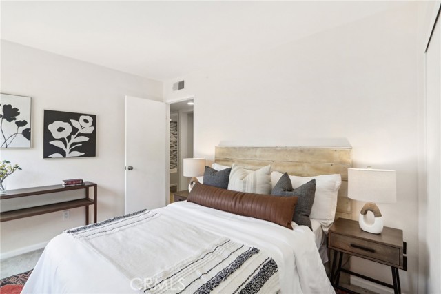 Detail Gallery Image 20 of 43 For 2909 Arizona Ave #3,  Santa Monica,  CA 90404 - 3 Beds | 2/1 Baths