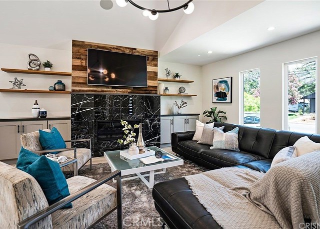 Detail Gallery Image 7 of 31 For 4931 Murietta Ave, Sherman Oaks,  CA 91423 - 4 Beds | 3 Baths