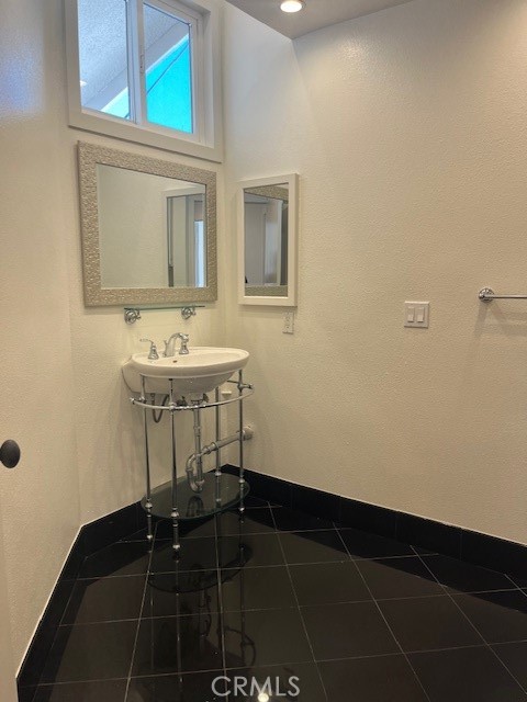 Detail Gallery Image 22 of 23 For 507 1/2 Narcissus Ave, Corona Del Mar,  CA 92625 - 3 Beds | 2 Baths