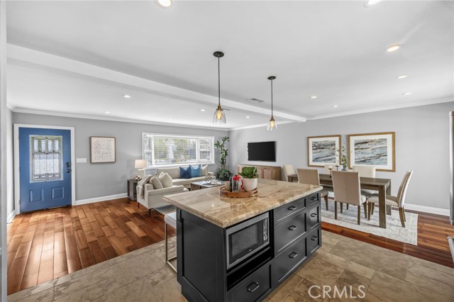 224 Pauline Place, Costa Mesa CA: https://media.crmls.org/medias/9260da6e-f394-405c-ae8b-dc315d4eb6e4.jpg