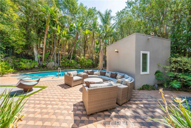 8100 Laurelmont Drive, Los Angeles CA: https://media.crmls.org/medias/92612f16-311a-4122-82bc-5dc5cae646a5.jpg