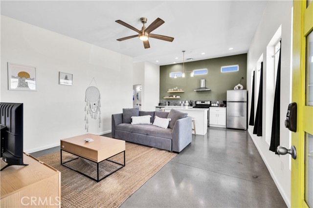 Detail Gallery Image 2 of 36 For 7276 Encina Rd, Joshua Tree,  CA 92252 - 1 Beds | 1 Baths