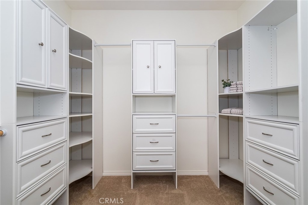 https://media.crmls.org/medias/9261d798-4037-4b12-b064-4df0840923d0.jpg?preset=X-Large