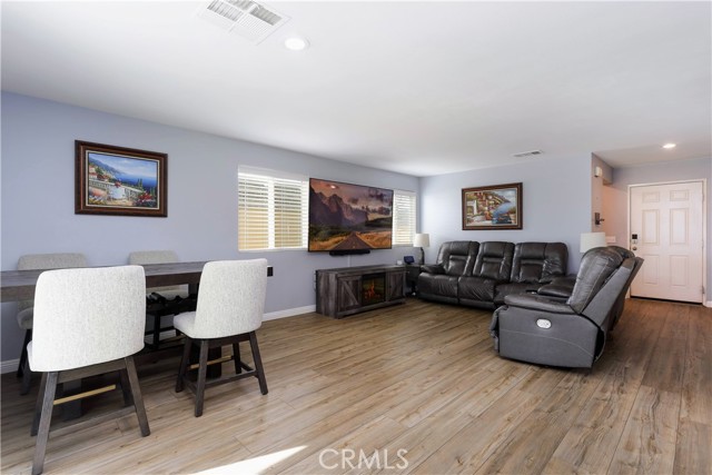 Detail Gallery Image 9 of 33 For 43106 Sondi Dr, Lancaster,  CA 93536 - 4 Beds | 2/1 Baths