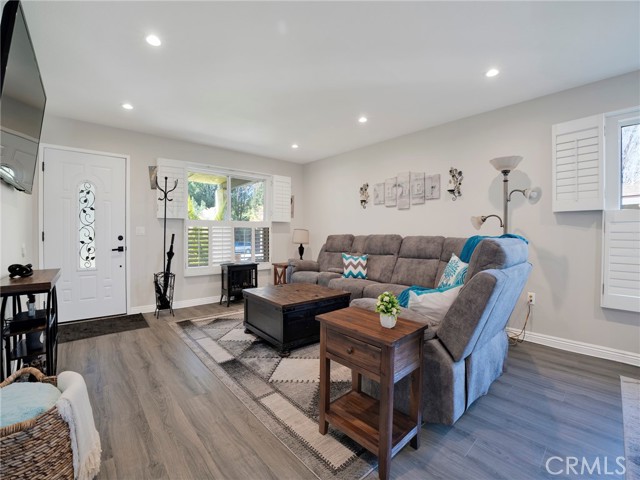 Detail Gallery Image 13 of 31 For 19816 Spanish Oak, Newhall,  CA 91321 - 2 Beds | 2 Baths