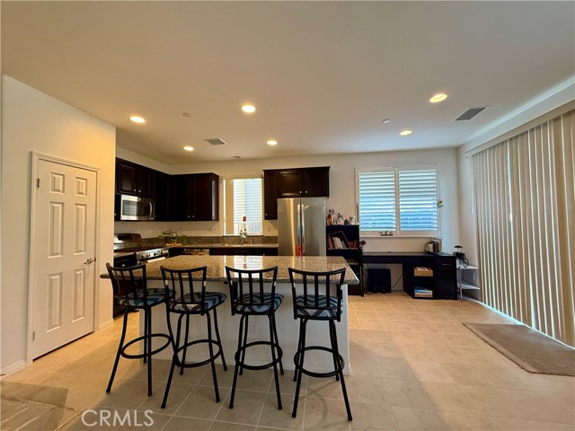 Detail Gallery Image 8 of 27 For 29157 Edgewood Dr, Lake Elsinore,  CA 92530 - 3 Beds | 2 Baths