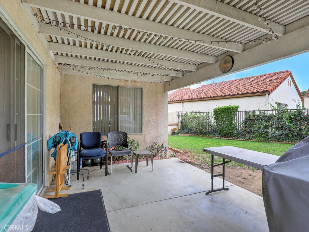 https://media.crmls.org/medias/92637e6d-b793-433c-aace-7b78b3fdee38.jpg?preset=X-Large