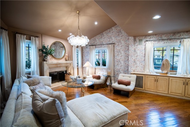 Detail Gallery Image 7 of 41 For 5770 E Lucia, Long Beach,  CA 90803 - 4 Beds | 4 Baths