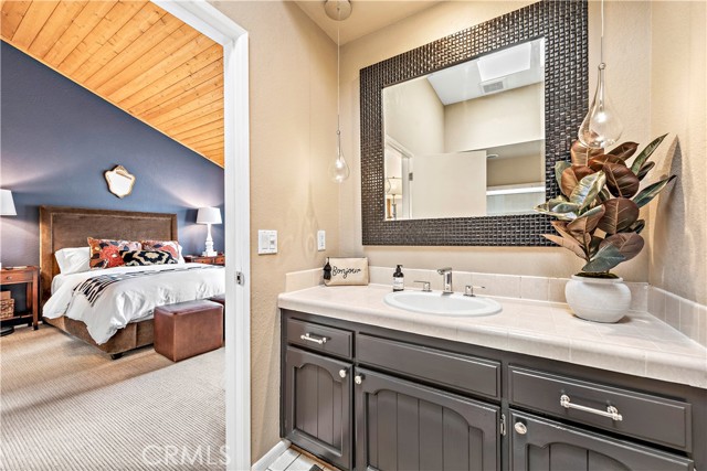 1111 Beryl Street, Redondo Beach, California 90277, 2 Bedrooms Bedrooms, ,2 BathroomsBathrooms,Residential,Sold,Beryl,SB21237920