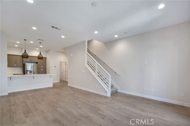 225 Elm Avenue, Long Beach CA: https://media.crmls.org/medias/9265a732-5197-4299-8ebb-eb5c232efaa0.jpg
