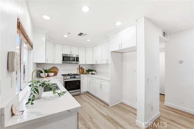 Detail Gallery Image 11 of 52 For 19618 Jill Court 19618, Riverside,  CA 92508 - 3 Beds | 2/1 Baths