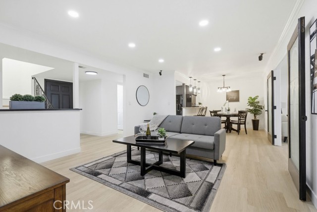 Detail Gallery Image 5 of 66 For 10232 Hialeah, Cypress,  CA 90630 - 5 Beds | 2/1 Baths