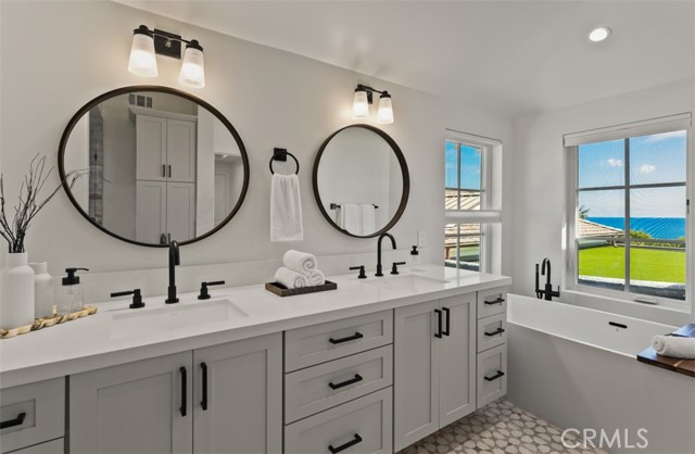 Detail Gallery Image 21 of 47 For 1373 N Coast Hwy, Laguna Beach,  CA 92651 - 3 Beds | 3/1 Baths