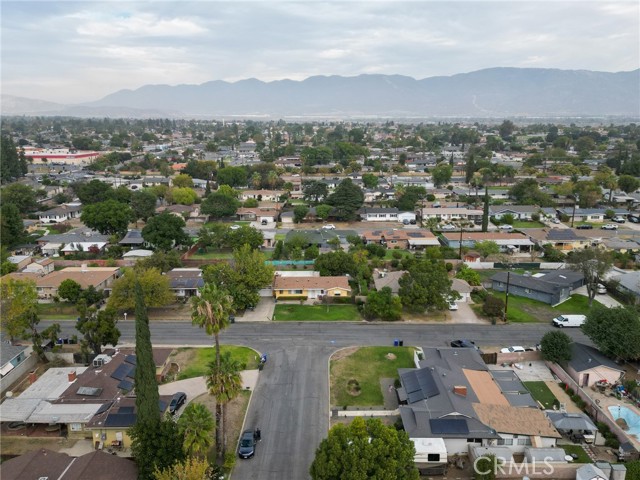 340 E Shamrock, Rialto CA: https://media.crmls.org/medias/92678826-5a88-463c-b931-a0c1d73e5b47.jpg