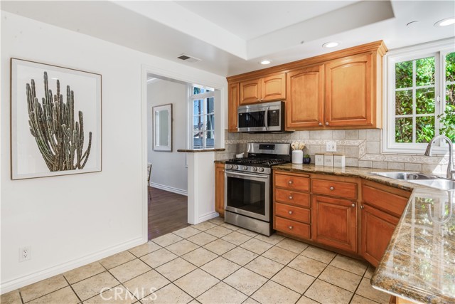 608 Knob Hill Avenue, Redondo Beach, California 90277, 3 Bedrooms Bedrooms, ,2 BathroomsBathrooms,Residential,For Sale,Knob Hill,SB26073677