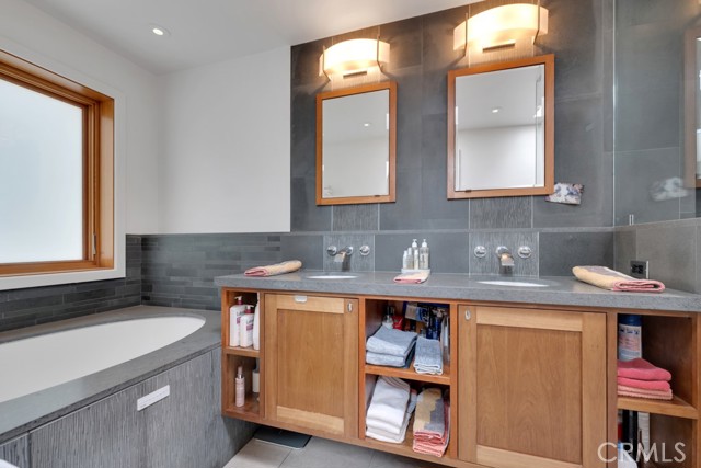 Detail Gallery Image 20 of 40 For 4315 Morro Dr, Woodland Hills,  CA 91364 - 3 Beds | 3/1 Baths