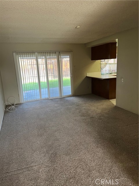 Detail Gallery Image 5 of 8 For 2372 Carlsbad Cir, Hemet,  CA 92545 - 3 Beds | 2 Baths