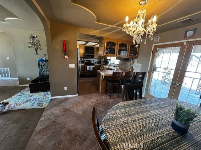Detail Gallery Image 5 of 53 For 21360 Rancherias Rd, Apple Valley,  CA 92307 - 3 Beds | 2 Baths