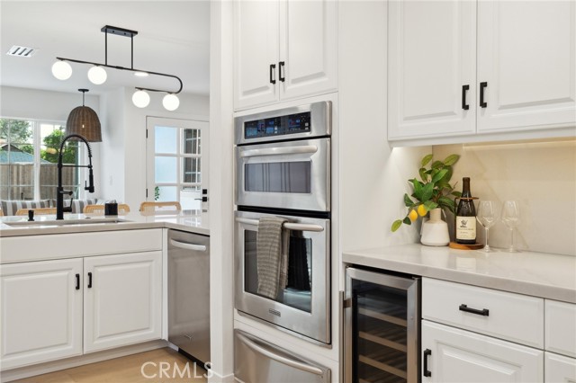 6105 Bellingham Avenue, North Hollywood CA: https://media.crmls.org/medias/926b14d0-38d3-4ab1-9ed6-cc9e6689282b.jpg
