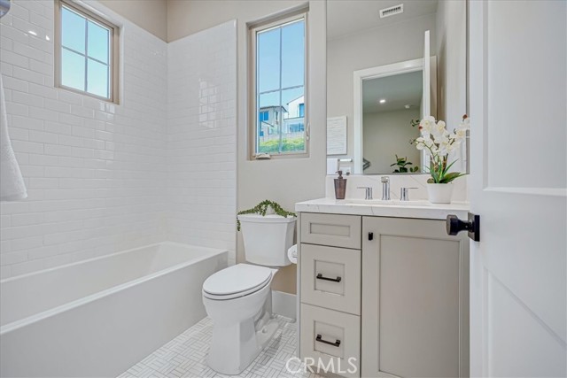 100 Bozeman, Irvine CA: https://media.crmls.org/medias/926b1c71-78e8-49c6-be7d-fc9d56500fea.jpg