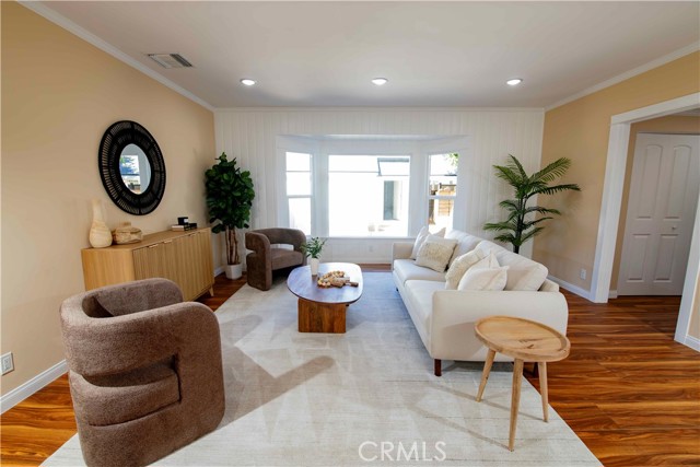 Detail Gallery Image 36 of 55 For 1305 W Riverside, Burbank,  CA 91506 - 4 Beds | 2 Baths