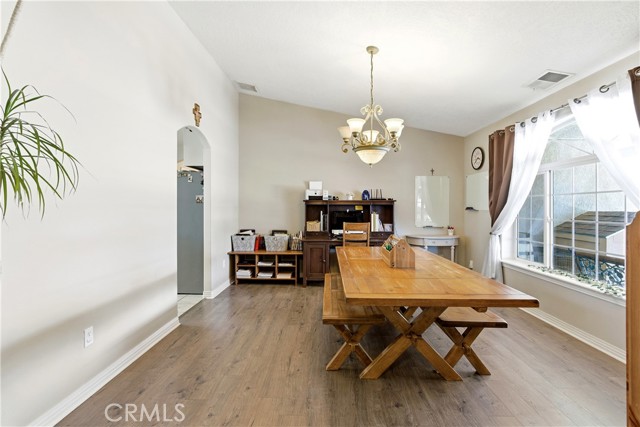 Detail Gallery Image 16 of 58 For 7330 Smoke Tree, Phelan,  CA 92371 - 4 Beds | 3 Baths