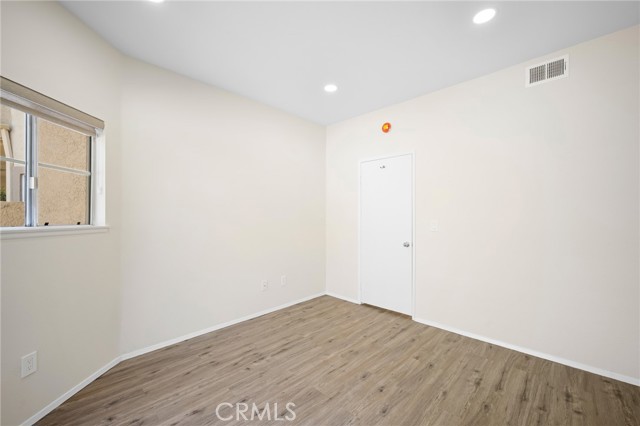23735 Del Monte Drive, Valencia CA: https://media.crmls.org/medias/926c31df-d76b-4ac1-804e-e65e4f936652.jpg