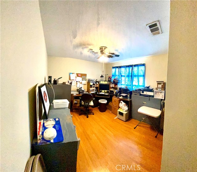 526 W Avenue J5, Lancaster CA: https://media.crmls.org/medias/926cb75f-6ebb-4fdf-8a5b-dcbd7c39551b.jpg