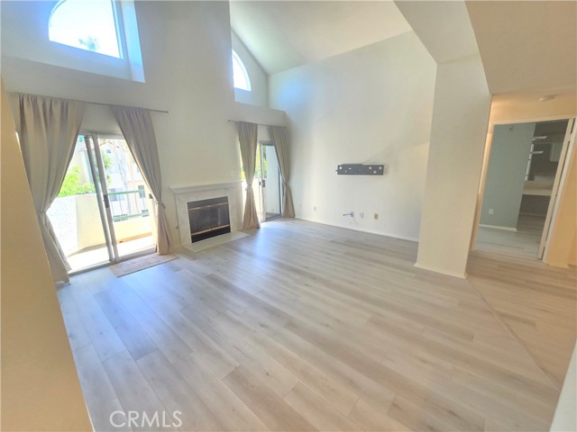 Detail Gallery Image 5 of 26 For 14347 Albers St #301,  Sherman Oaks,  CA 91401 - 2 Beds | 2 Baths