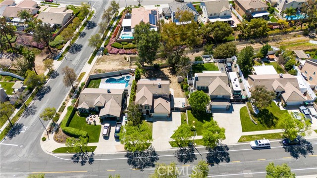 Detail Gallery Image 27 of 41 For 1940 Georgetown Dr, Corona,  CA 92881 - 4 Beds | 3 Baths