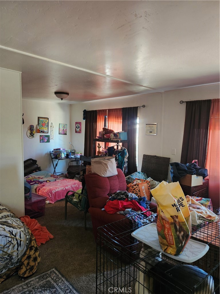 https://media.crmls.org/medias/926e6212-2b66-43c2-9dd4-c43430fd5cc2.jpg?preset=X-Large