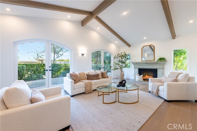 Detail Gallery Image 5 of 45 For 17153 Adlon Rd, Encino,  CA 91436 - 5 Beds | 5/1 Baths