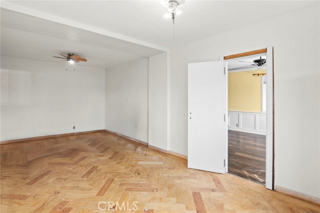 120 E 27th Street, National City CA: https://media.crmls.org/medias/9270b58f-e1db-4ba4-9724-1249e360b31d.jpg