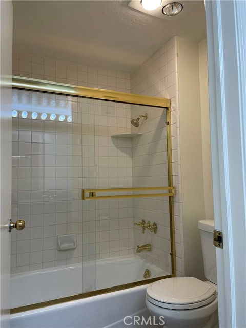 Detail Gallery Image 11 of 32 For 200 N Swall Dr #L252,  Beverly Hills,  CA 90211 - 2 Beds | 2 Baths