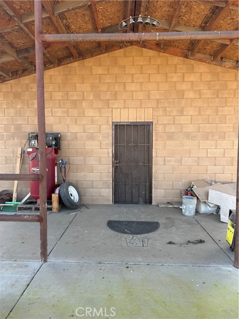 Detail Gallery Image 11 of 70 For 25565 Road 13, Chowchilla,  CA 93610 - 4 Beds | 3 Baths